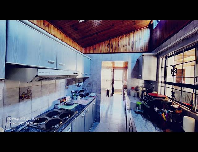 5 BEDROOM HOUSE FOR SALE IN MOUNTAIN RISE